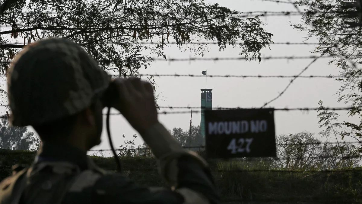 Curso en la base Hemira: Pakistán condena planes ofensivos militares indios
