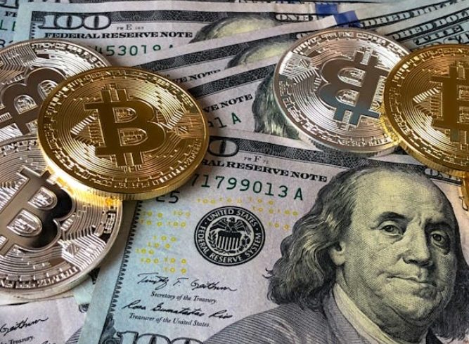 Los dólares permanecen estables para datos financieros negativos