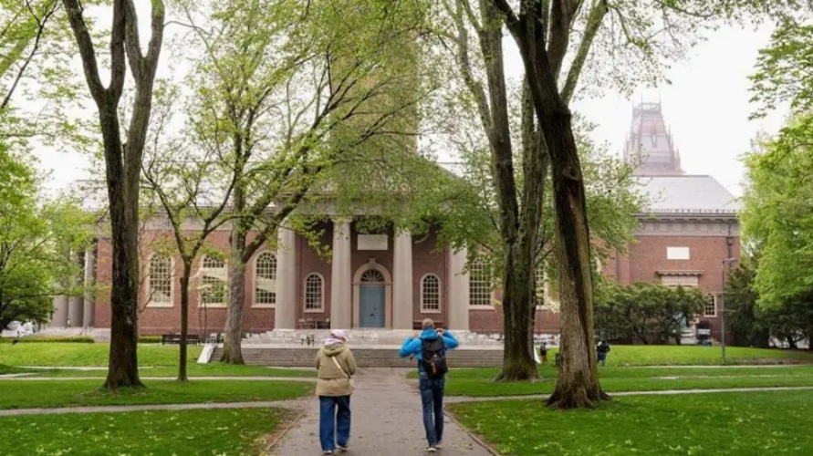 «Que esto actúa como una advertencia»: el gobierno de Trump prohíbe que la Universidad de Harvard registre a estudiantes extranjeros

 – Ojo critico
