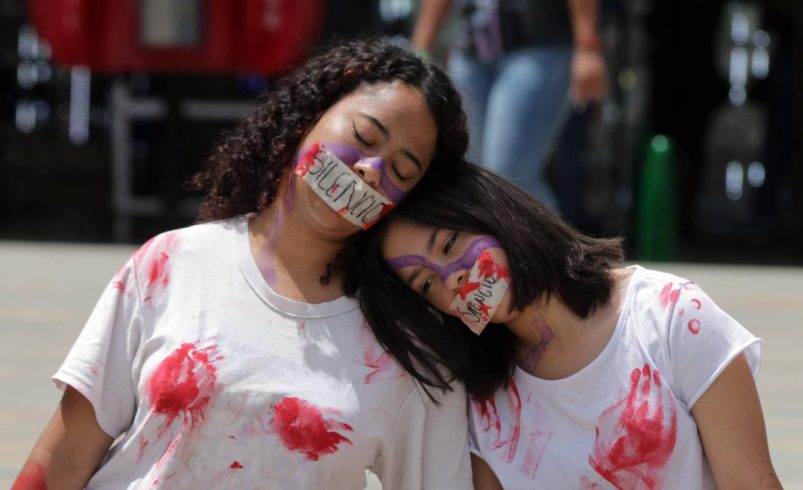 En César Hitmen, terminan la vida de una mujer joven antes de que 9 -ear -l -l -frold hija