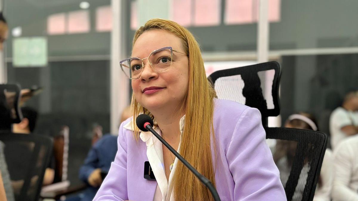 El diputado Alejander Moreno condena la persecución política y sexual después del concepto desfavorable de la oficina del fiscal general

 – Ojo critico
