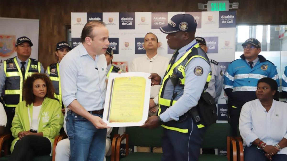 «Porque soy negro, ¿merezco ser un agente de tránsito?»: Guardian, víctima del racismo, pide justicia en absoluto