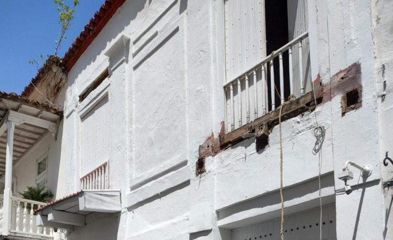 La caída del balcón en el centro histórico de Cartaagen nuevamente descubre la negligencia en la protección paterna

 – Ojo critico