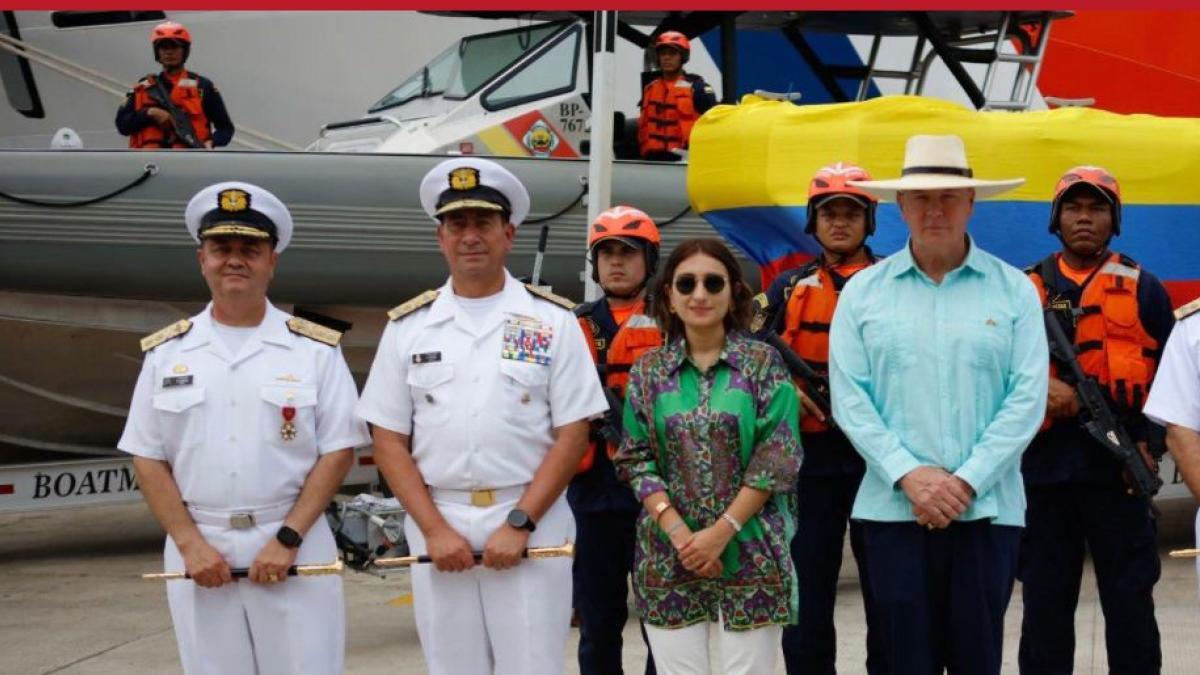 Estados Unidos le dio a Colombia tres barcos para fortalecer la lucha contra el tráfico de drogas en las aguas del Caribe.

 – Ojo critico