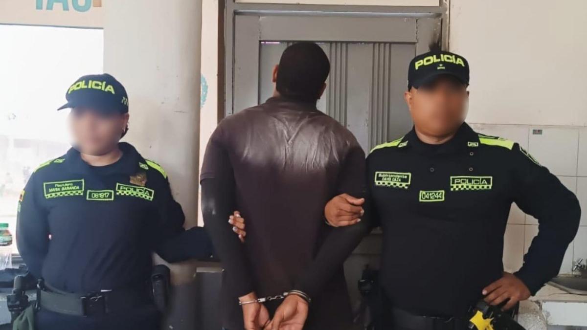 En la policía en Cartaagen capturó al ladrón de que tomó una cadena de oro unos minutos antes de $ 5 millones

 – Ojo critico