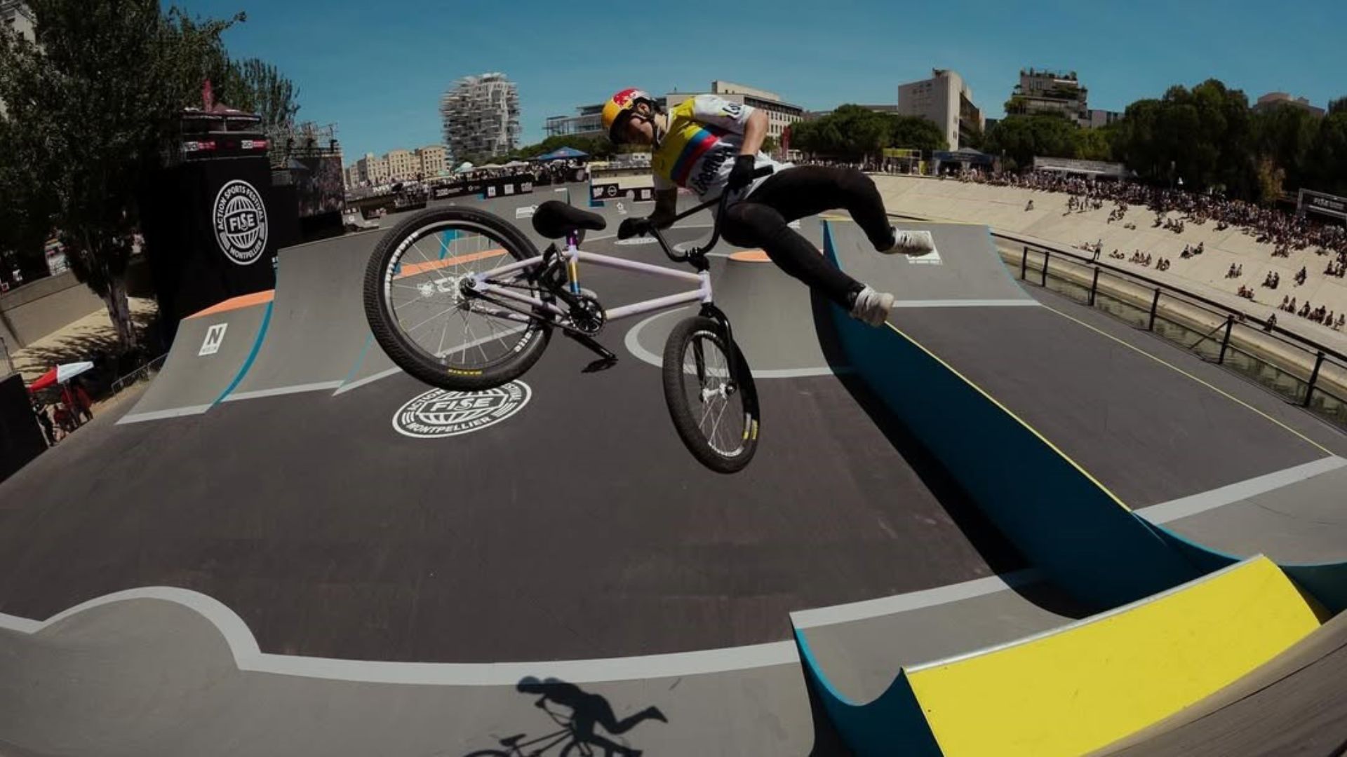 Queen y Lizsurley Villegas clasifican la final de la Copa Mundial de estilo libre BMX

 – Ojo critico