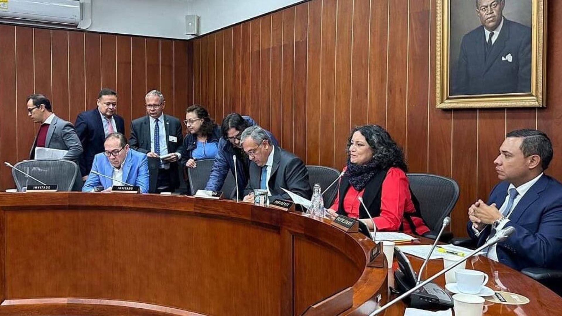 Razones del Partido Liberal, el Centro Democrático y el Pacto Histórico de no apoyar la presentación de la Reforma del Documento

 – Ojo critico