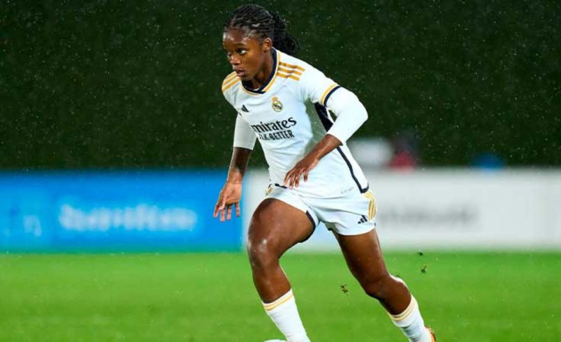Linda Caicedo demuestra su buen juego en un partido contra Granada