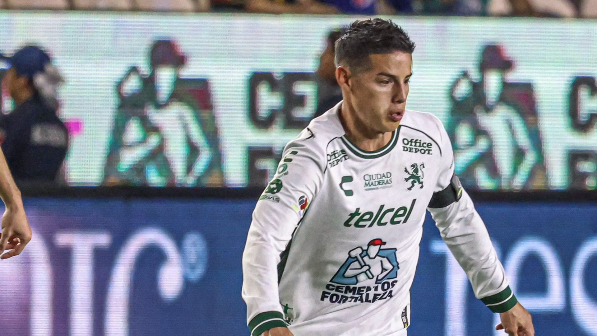 James Rodríguez asustó al entrenador de León
