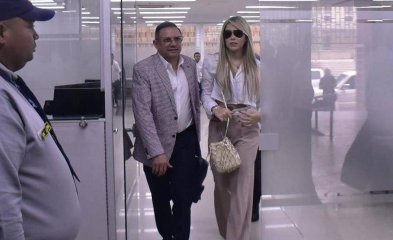 Daysuris Vásquez entregará bienes a la oficina del fiscal esta semana durante la controversia legal