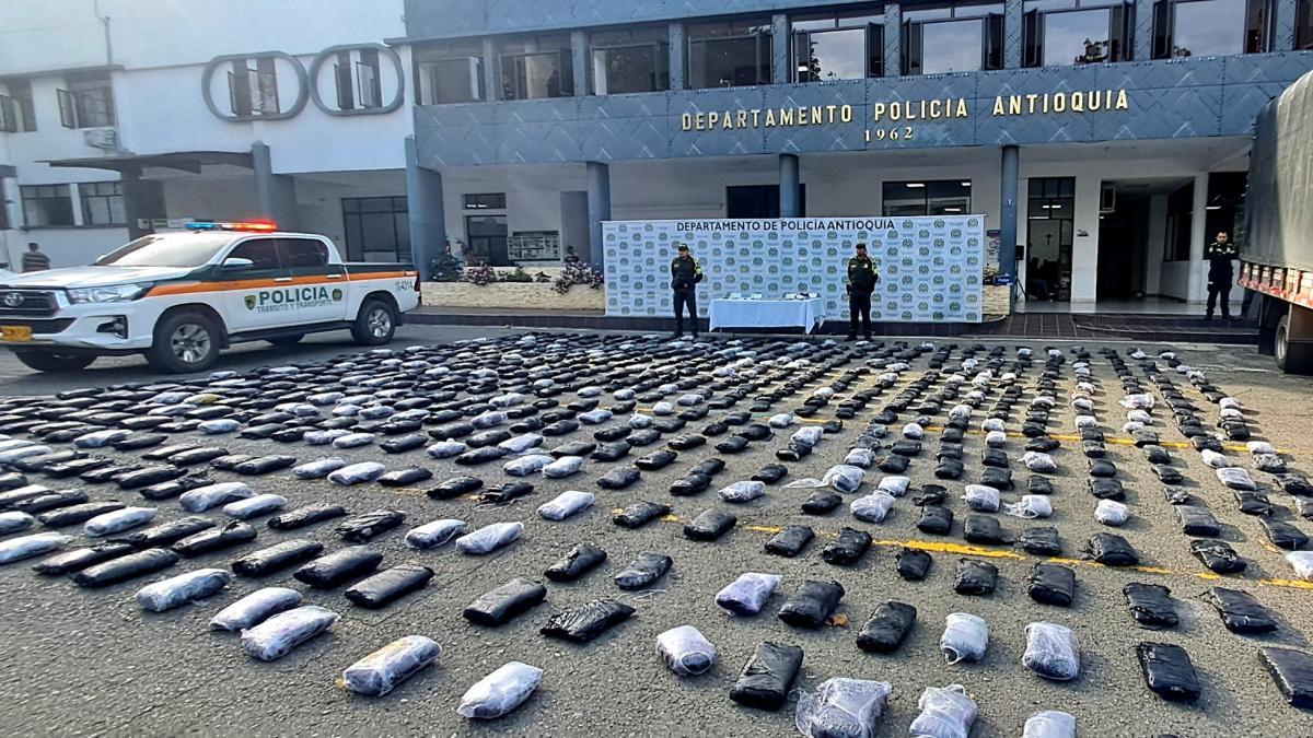 El hombre fue capturado más de la mitad de un tono de marihuana oculta al cargar el camión en Antioquia

 – Ojo critico