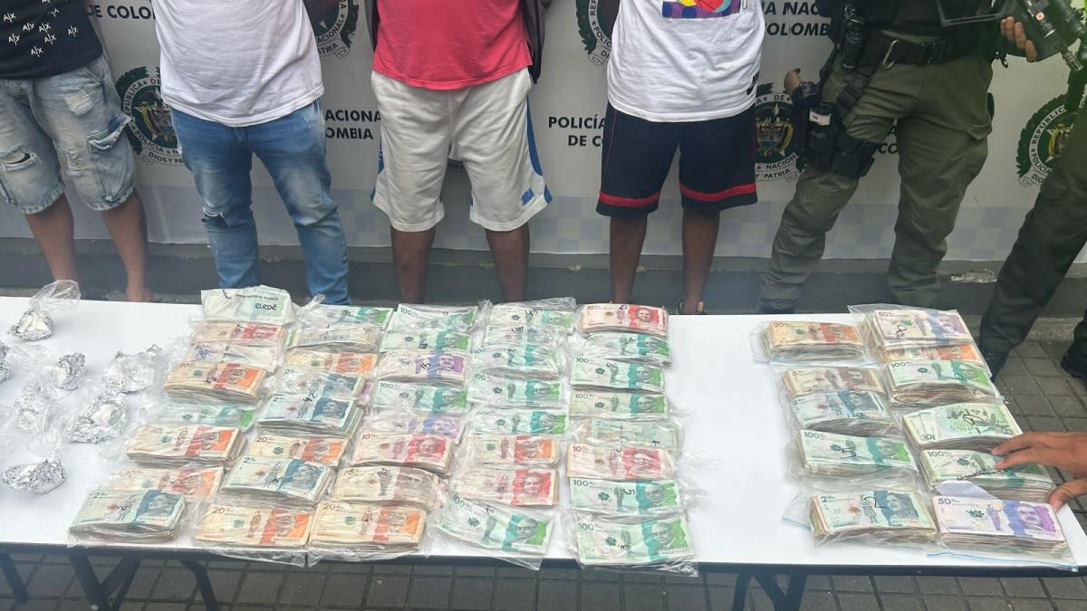 El líder simulado como conductor de pasajeros

 – Ojo critico