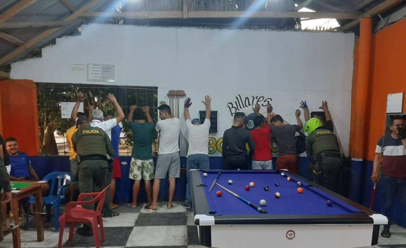 La tarjeta de billar terminó la noche de la violencia con una pelota herida.

 – Ojo critico