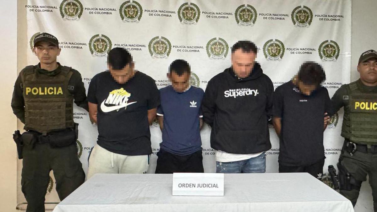Los falsos taxistas han caído, lo que hizo que «el millonario camine» a los extranjeros en el parque Llelerras de Medellín

 – Ojo critico