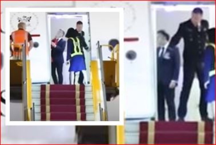 El gesto de Macron y su esposa Brigitte a su llegada a Vietnam

 – Ojo critico