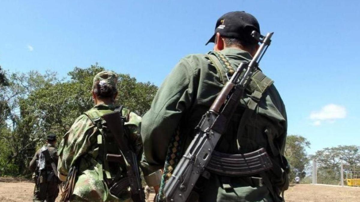 La comunidad de la región de Jamundí condena a dos niños heridos por explosivos lanzados por disidentes con drones

 – Ojo critico