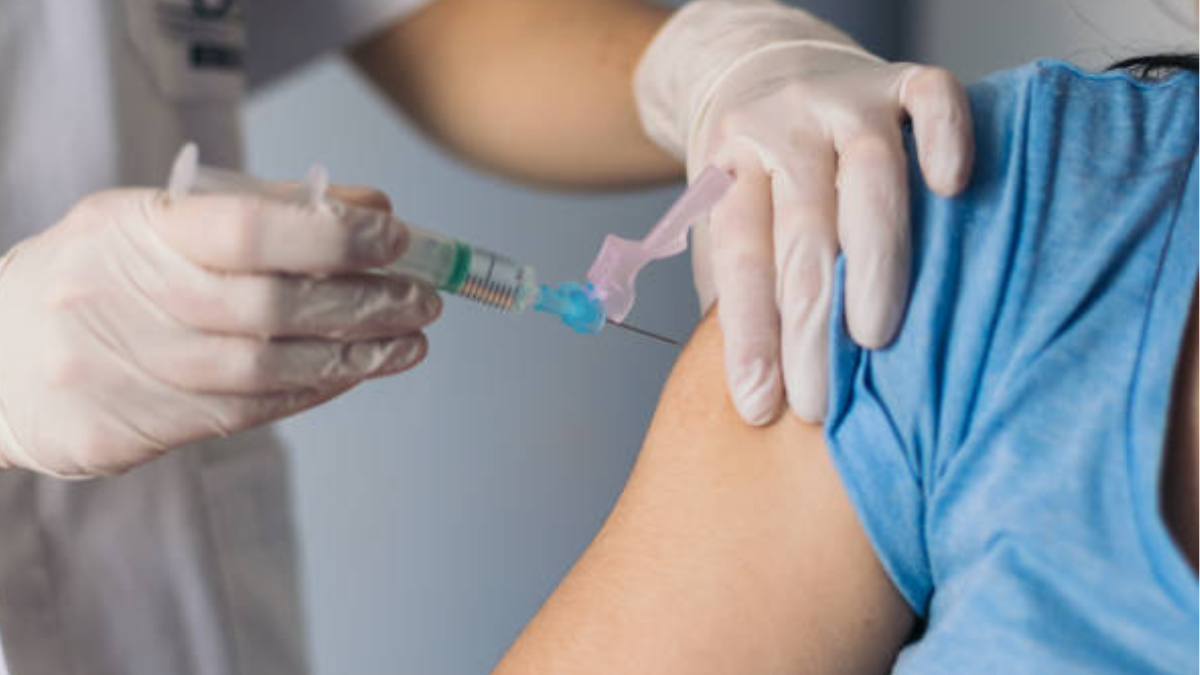 Una cadena falsa en las redes con una supuesta parte de la vacuna de fiebre amarilla que circula en absoluto

 – Ojo critico