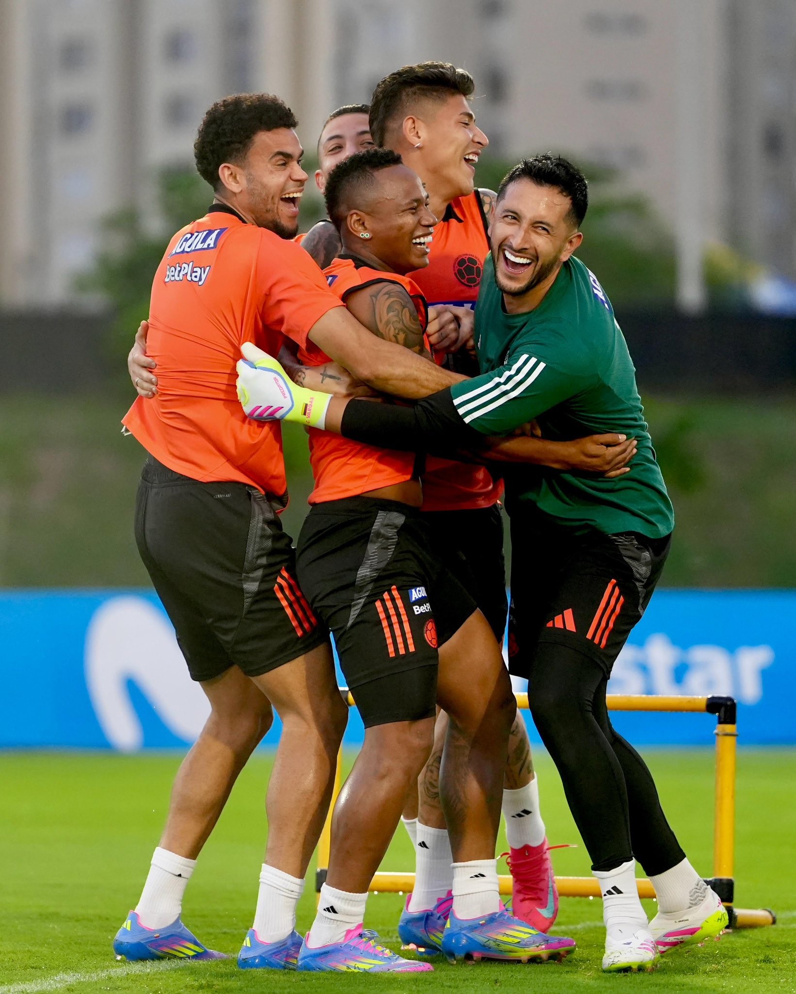Así es como los convocados de Colombia llegan para jugar contra Perú y Argentina por clasificatorios

 – Ojo critico