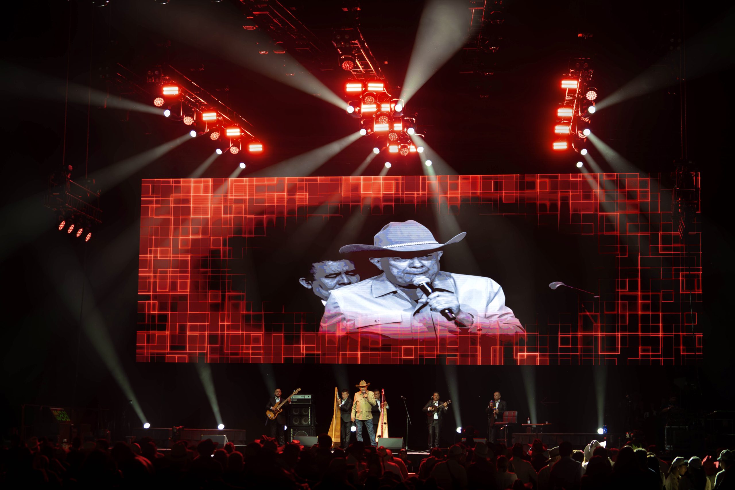 Reynaldo Armas lanza «Cardenal Needes You» después de llenar el Movistar Arena de Bogotá

 – Ojo critico
