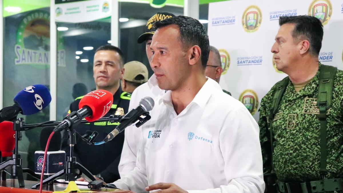 ¿Cómo tiene Santander forzando y crimen? Esto le dio al Ministro de Defensa durante su visita a Floridablanka

 – Ojo critico