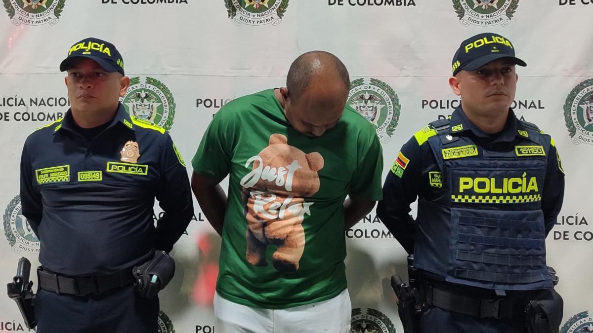 ¡Escandaloso! Capturan en Manatí, Atlantic, un hombre que trajo a sus dos hijas más pequeñas machete

 – Ojo critico
