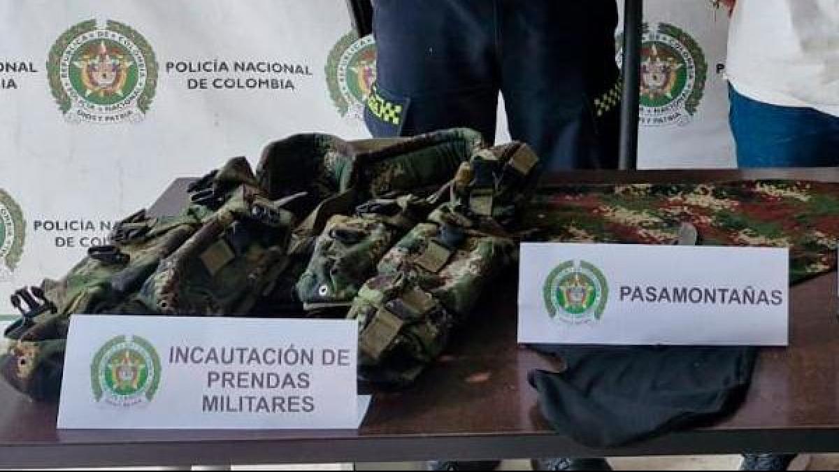 Atraparon a Medellín, con ropa del ejército, al líder de Sierra, buscando asesinato y desaparición

 – Ojo critico