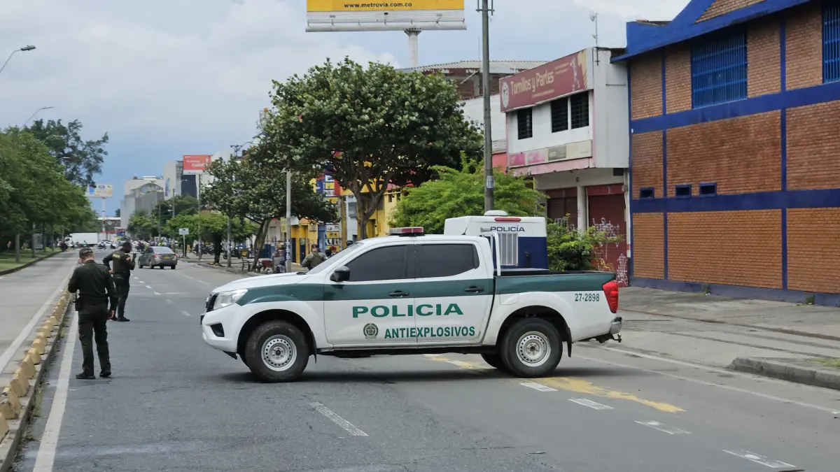 explosivo; Evacuaron pasajeros del autobús de Mio

 – Ojo critico