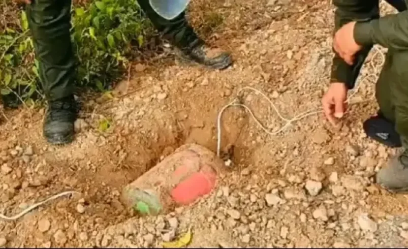 Dos artefactos con 30 kilos de explosivo

 – Ojo critico