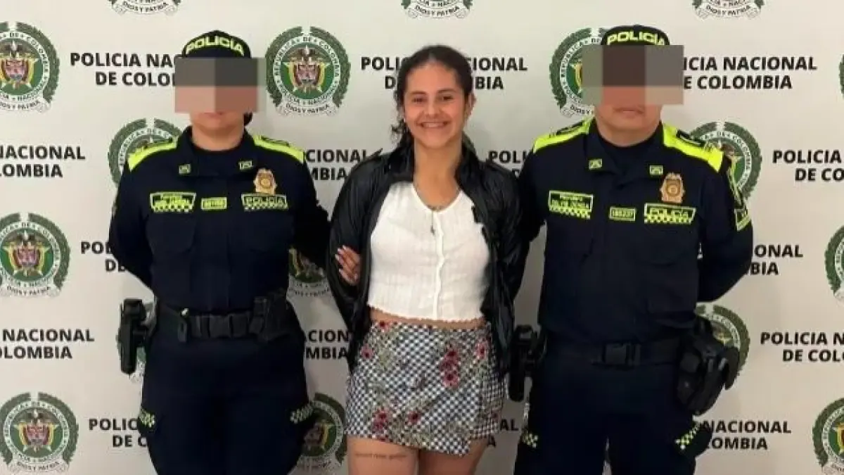 Una reacción extraordinaria de una mujer después de capturar el supuesto robo de un taxista en Floridablanka, Santander

 – Ojo critico