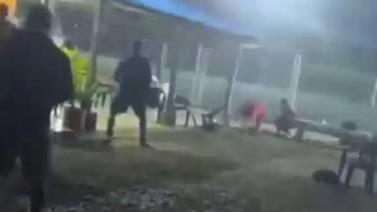Dos mujeres y un policía resultaron heridos, después del ataque con drones y un rifle en el North Cauze

 – Ojo critico