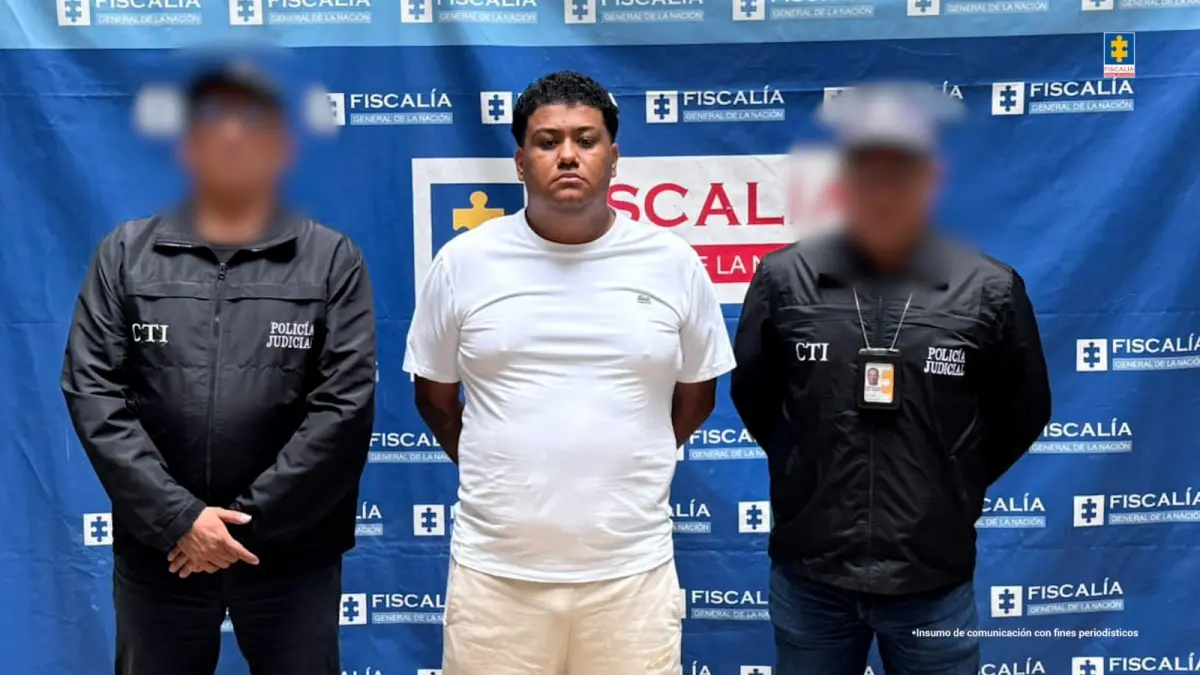 El agente Traffic Medellín le preguntó al millonario a cambio de posiciones falsas en la secretaría de movilidad

 – Ojo critico