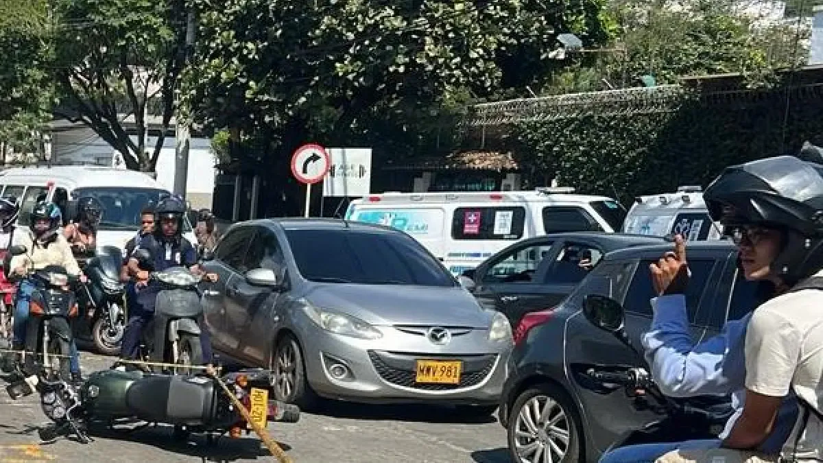 El motociclista murió y dos heridos fueron

 – Ojo critico