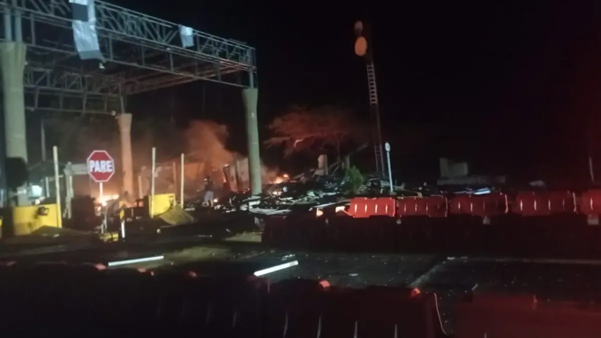 Vinieron disparando y detonaron la bomba del automóvil en el peaje de Maico; Dos personas murieron

 – Ojo critico