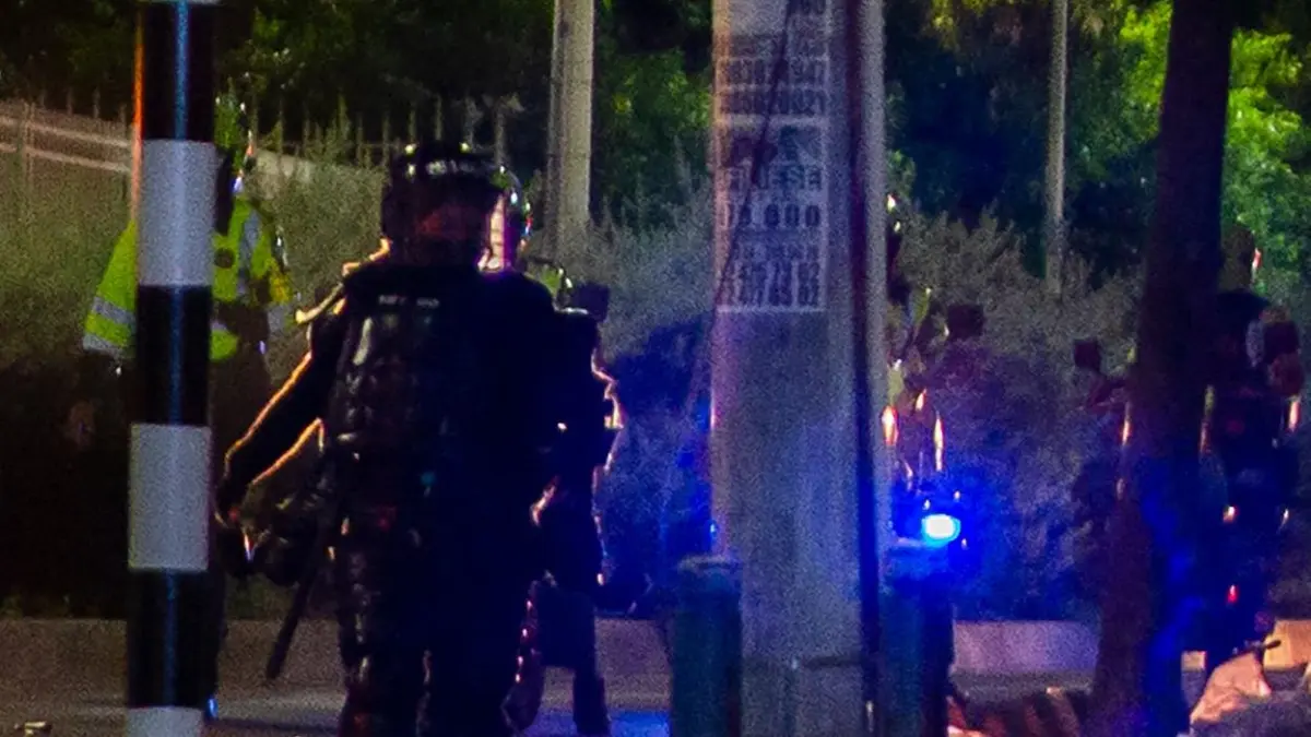 No pueden estar en la calle después de las nueve

 – Ojo critico