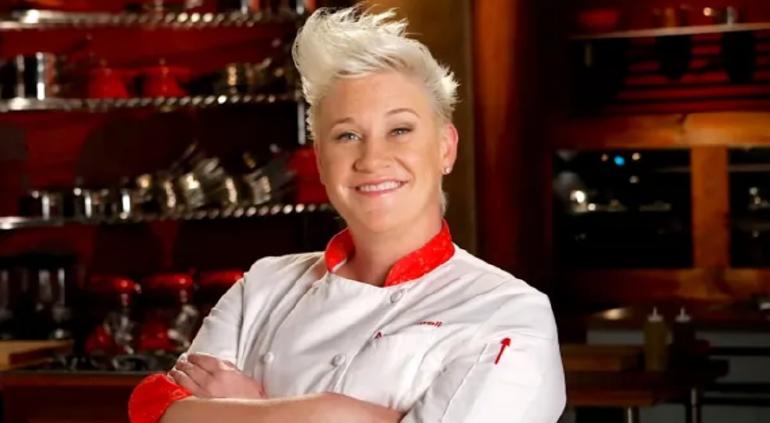Adiós a Anne Burrell, la chef que llevó la cocina a millones de personas desde la televisión

 – Ojo critico