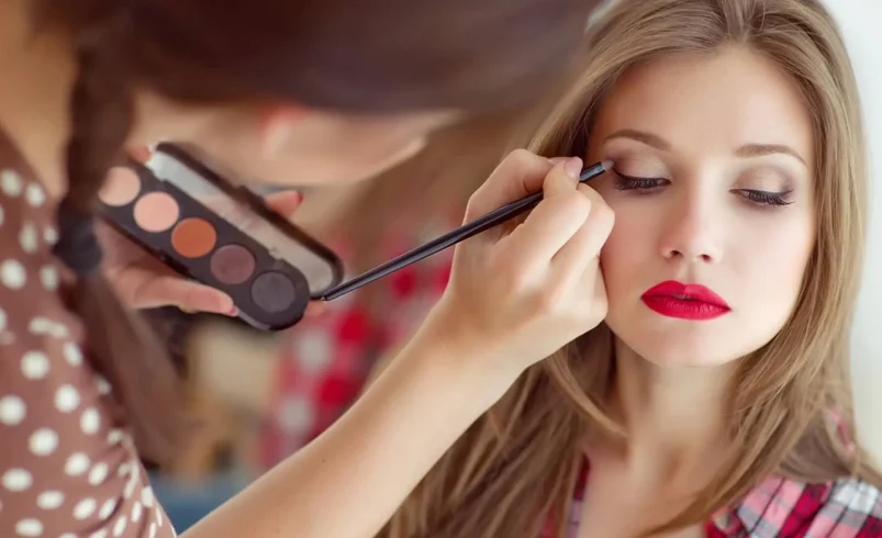 Día internacional de maquillaje: creatividad, historia y un legado que excede

 – Ojo critico