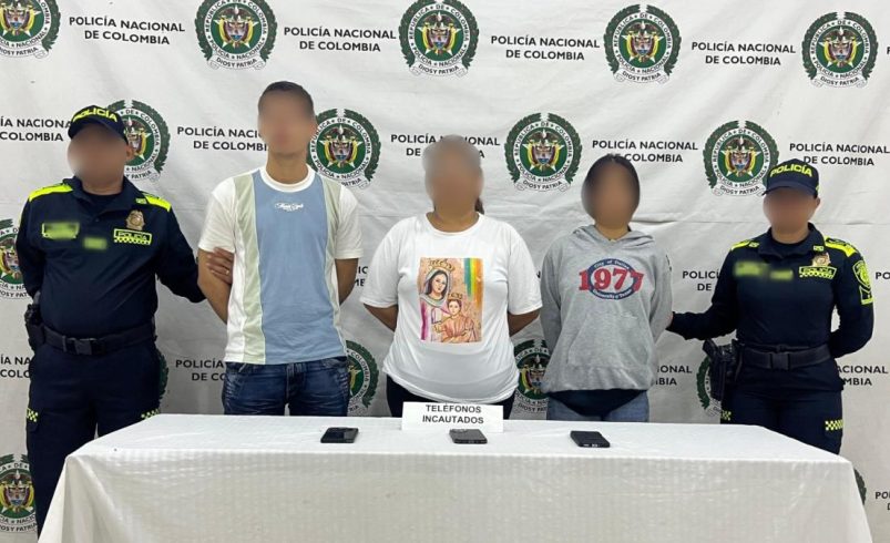 Hijo, esposa e hija

 – Ojo critico