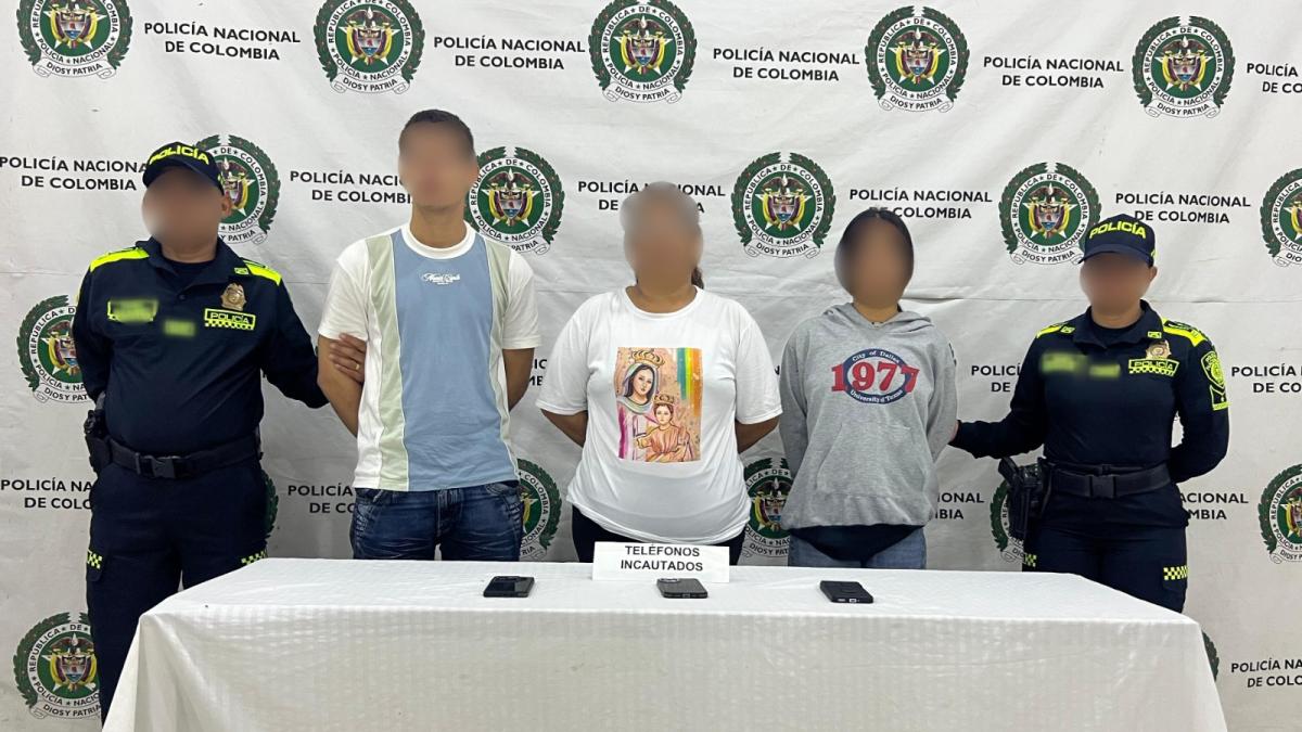 Hijo, esposa e hija

 – Ojo critico