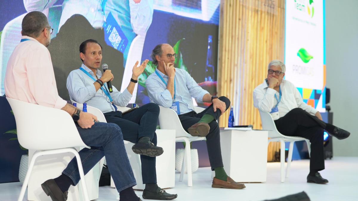 «No habrá una salida real sin la participación del gobierno»

 – Ojo critico