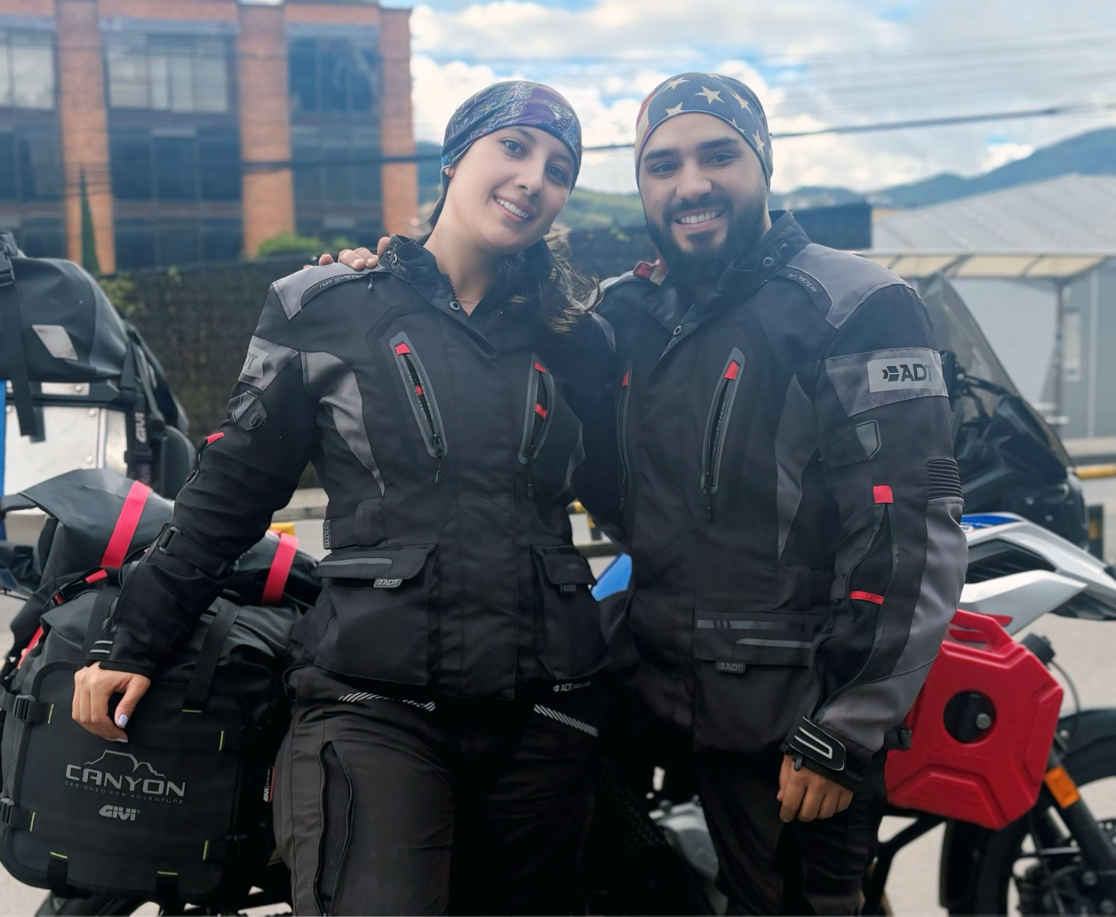 El viaje que cambió sus vidas

 – Ojo critico