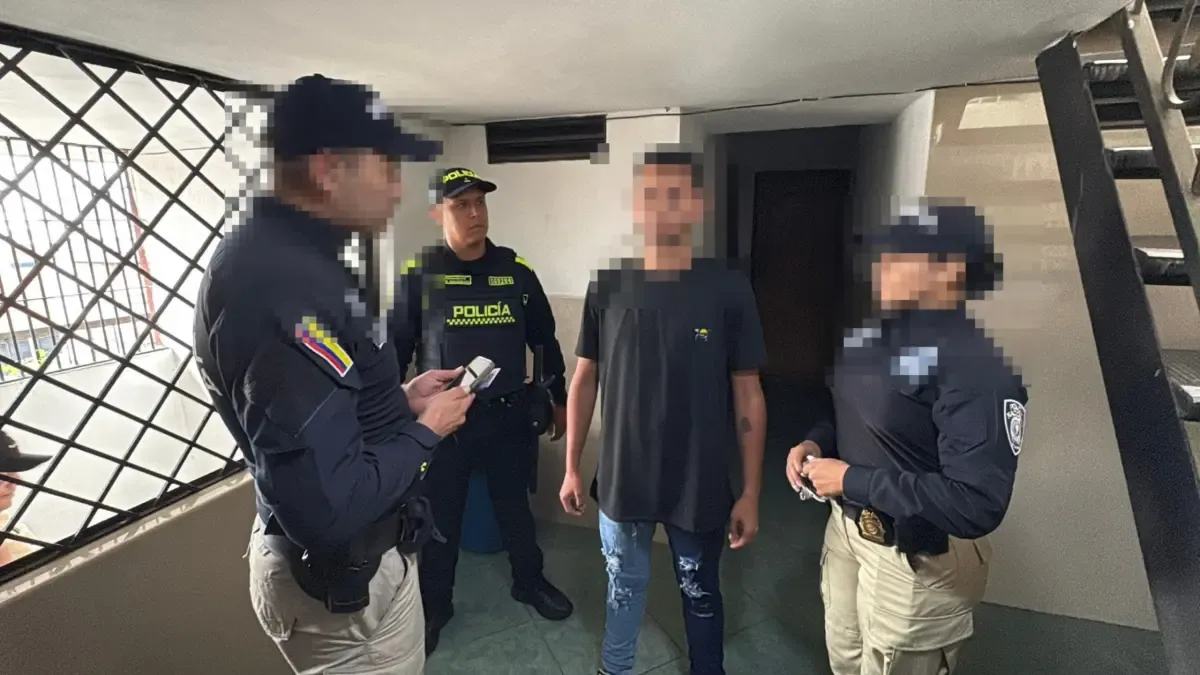 Detalles de un extranjero con una circular roja en Medellín
 – Ojo critico