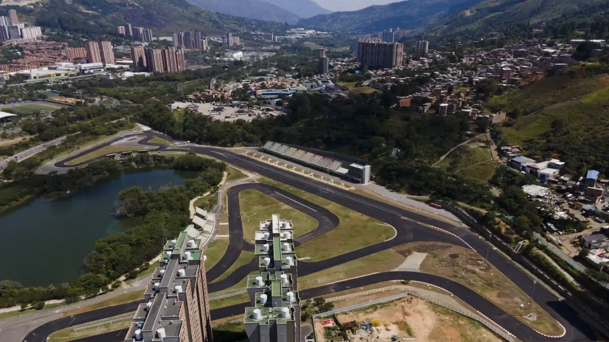 El controlador de Antioquia ha abierto un proceso fiscal por presuntas irregularidades en el contrato del «Parque Central»

 – Ojo critico