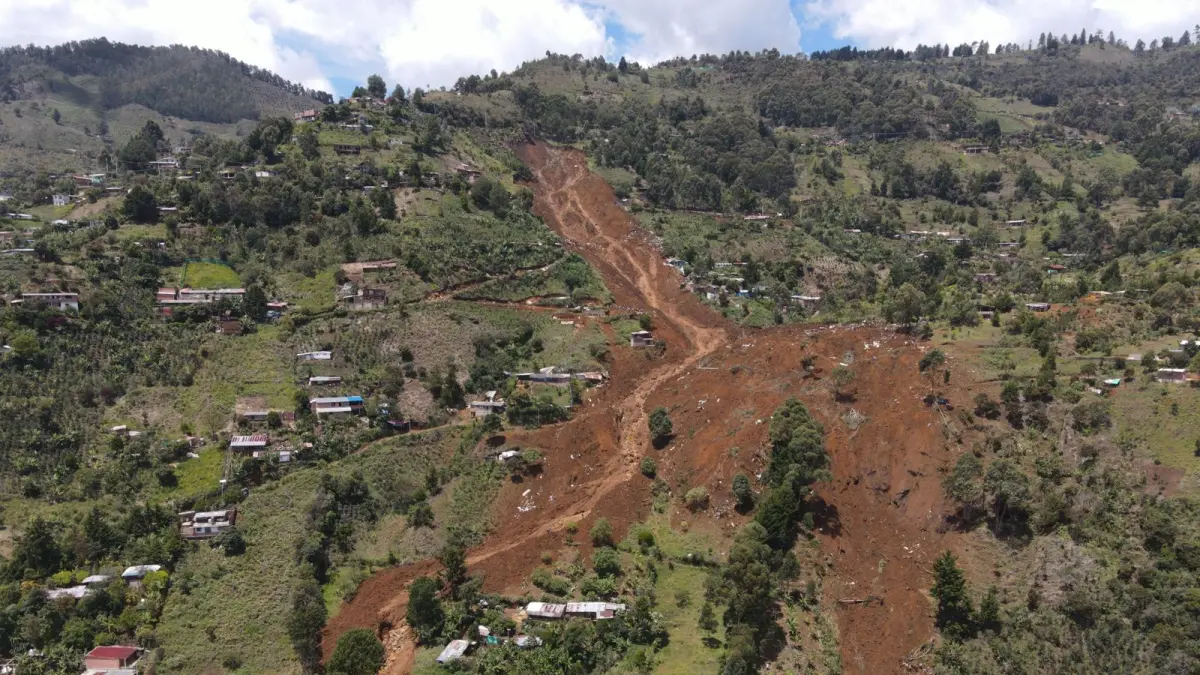 Existe un riesgo de tragedia, como agua cruda a saturada en las laderas.

 – Ojo critico