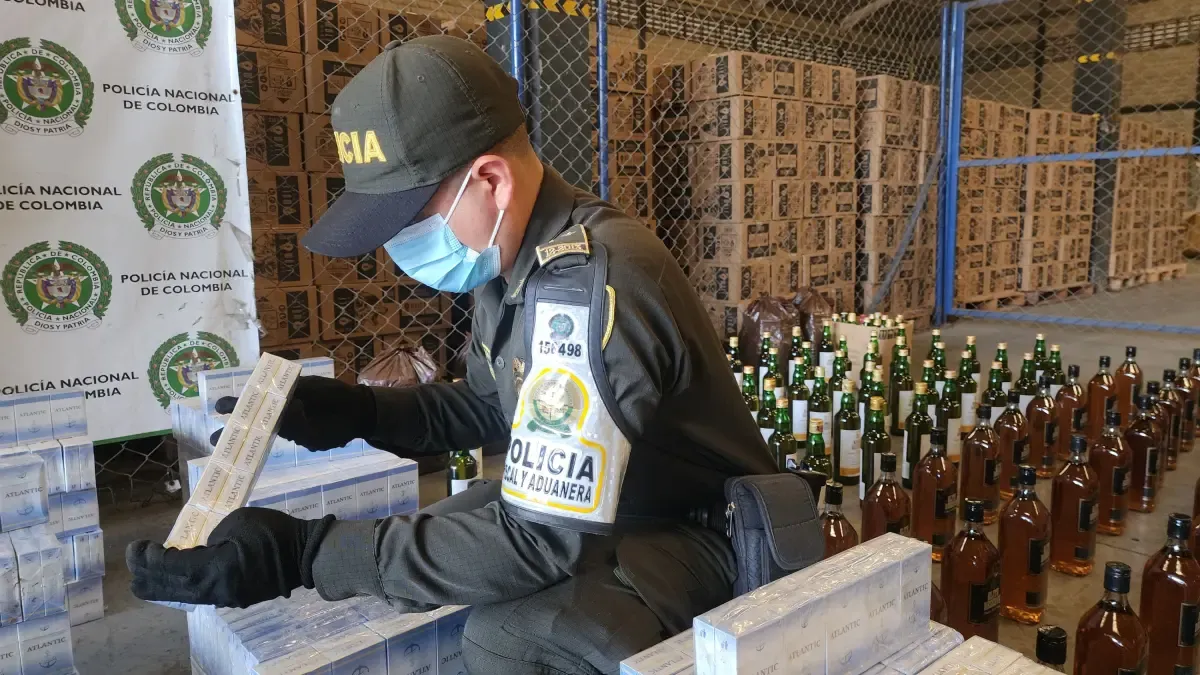 cigarrillos por una sentencia y alcohol ilegal por valor de más de $ 200 millones

 – Ojo critico