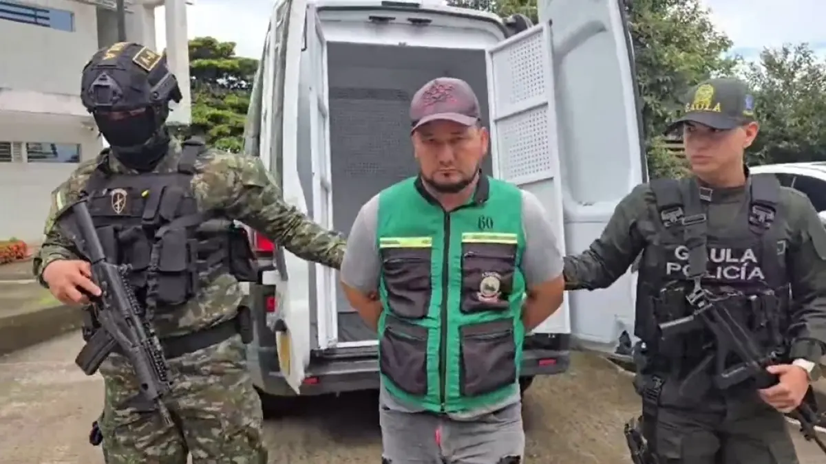 De esta manera, realizaron extorsión que llamaron a los campesinos a reuniones y atacaron explosivos que no participaron

 – Ojo critico