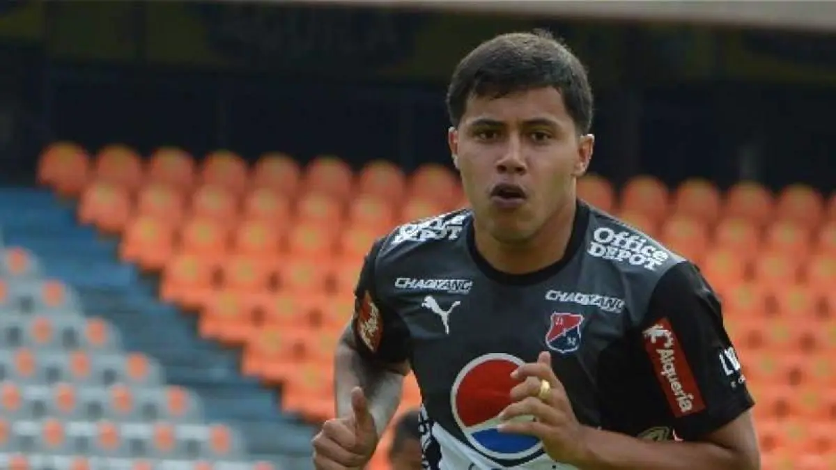 Dim ex jugador, Sebastián Macías, fue capturado en los Estados Unidos para la agresión contra los rescatistas y el vandalismo

 – Ojo critico