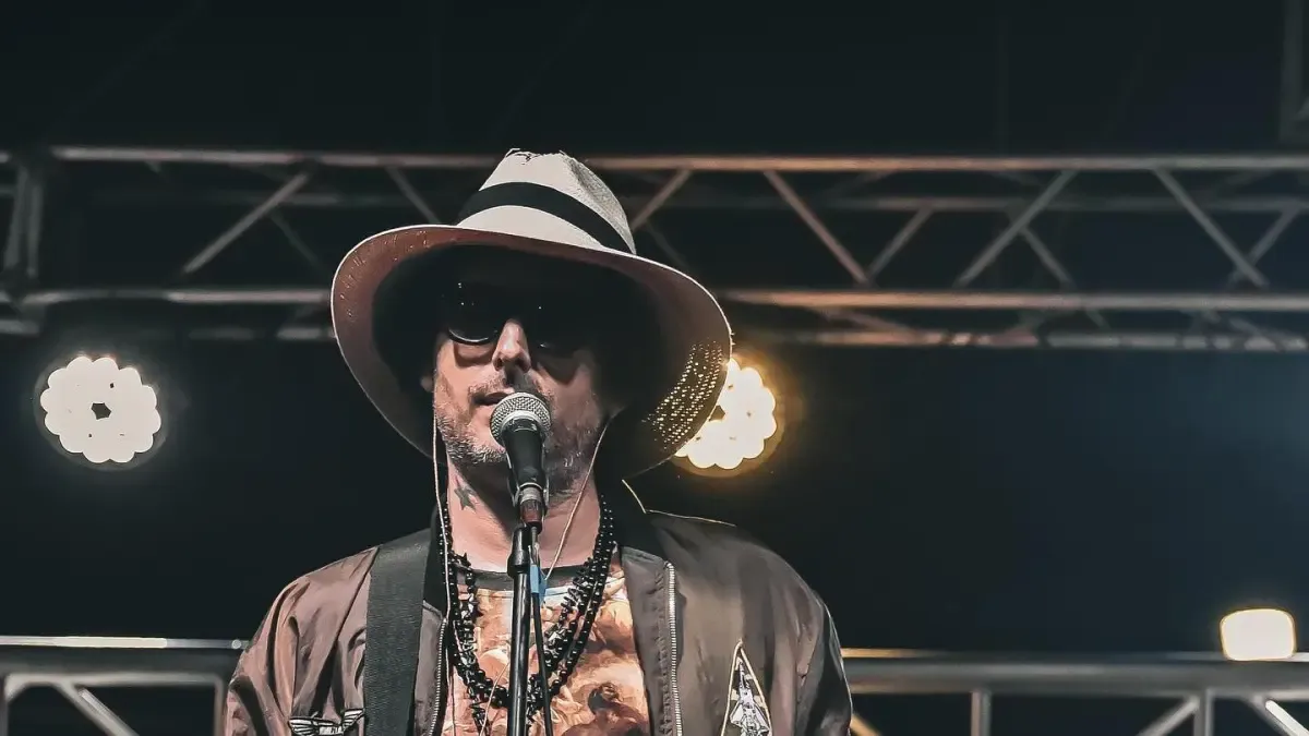 El vocalista José Matera se recupera en casa después de disparar a Barranquilla

 – Ojo critico