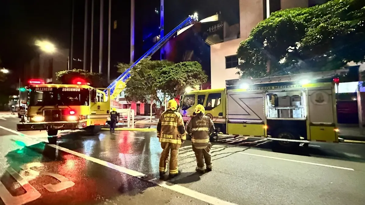 Vam Fire en la clínica fundadores de Medellín obligados a cerrar por completo; Fotos y películas

 – Ojo critico