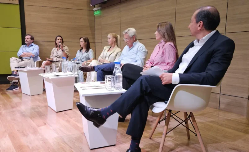 Gran foro «El Valle se atrega: liderazgo que se transforma»
 – Ojo critico