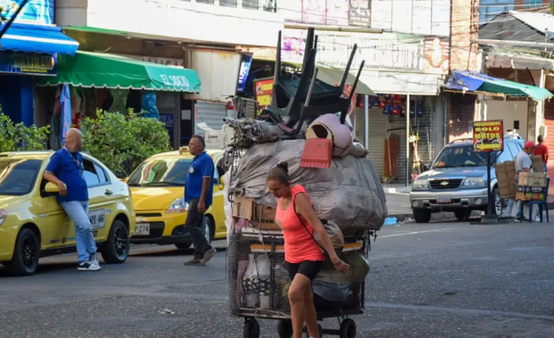 Las duras historias de más 133 mil mujeres que sostienen la economía informal de Cúcuta entre violencia, exclusión y rebusque en medio de la migración – Ojo critico